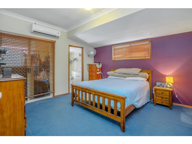 1 Nauru Place, Pacific Pines QLD 4211