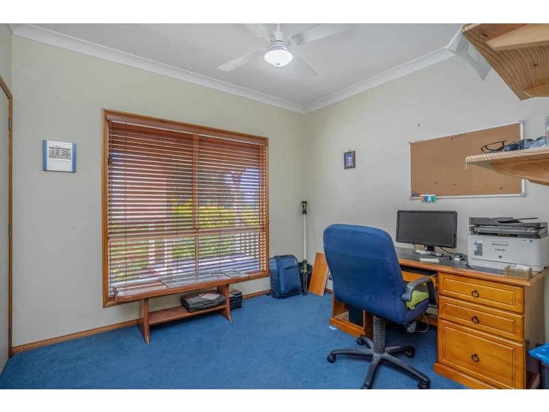 1 Nauru Place, Pacific Pines QLD 4211