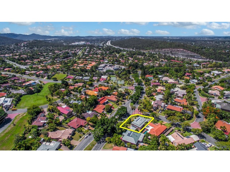 1 Nauru Place, Pacific Pines QLD 4211