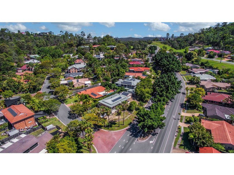 1 Nauru Place, Pacific Pines QLD 4211