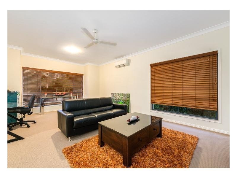 8 Broadwater Street, Runaway Bay QLD 4216