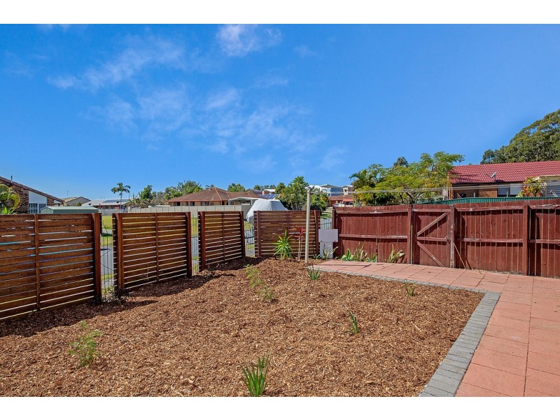 Room 2/13  Hentdale Court, Labrador QLD 4215