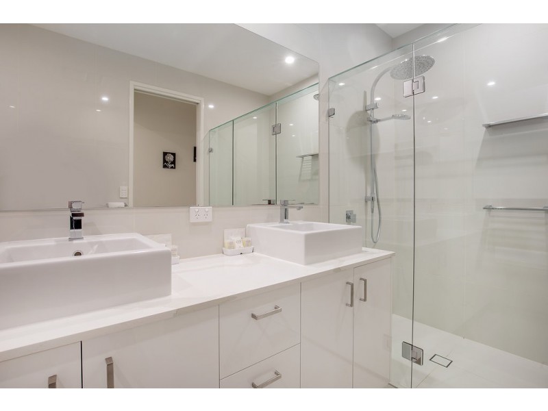 81 Magnetic Drive, Tamborine Mountain QLD 4272