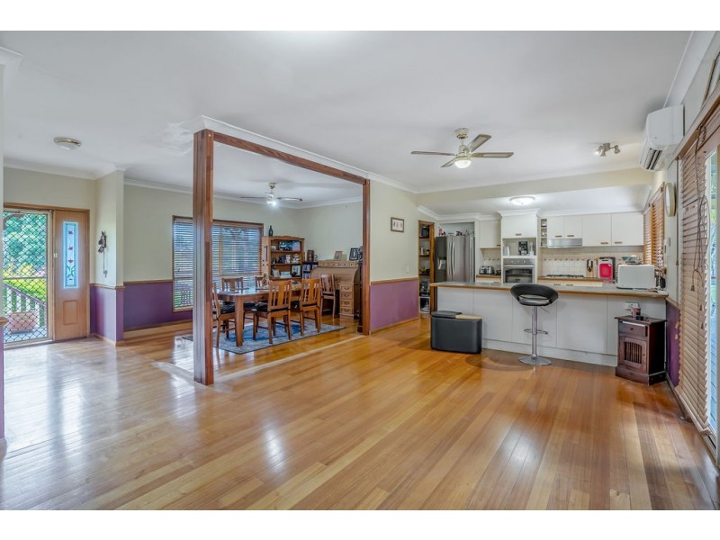 1 Nauru Place, Pacific Pines QLD 4211