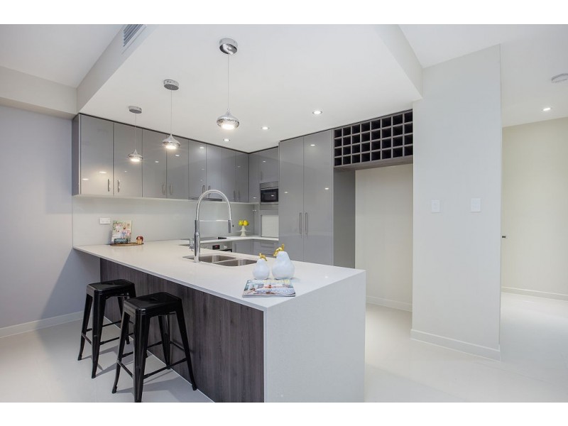 8/206 Cotlew Street, Ashmore QLD 4214