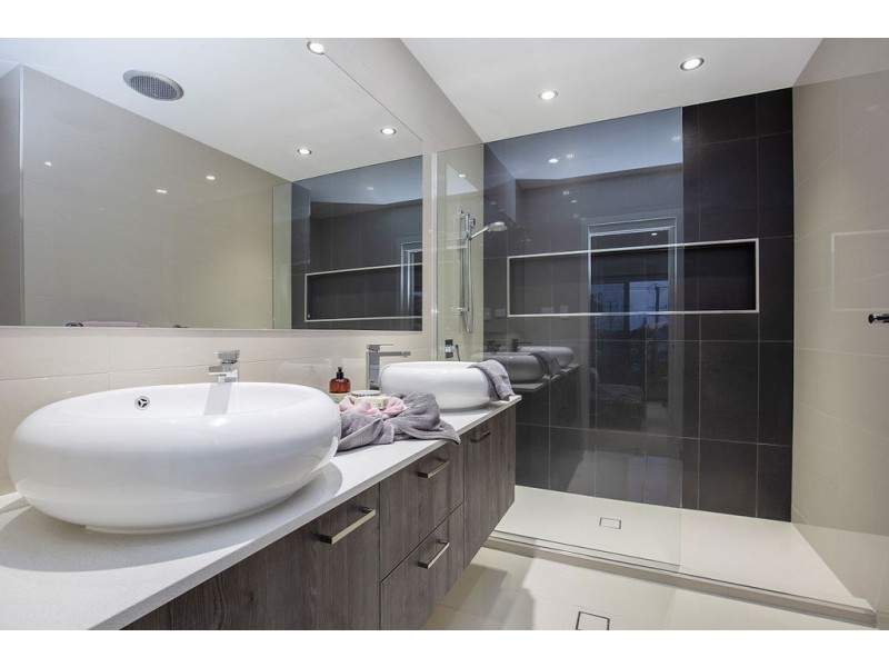 8/206 Cotlew Street, Ashmore QLD 4214