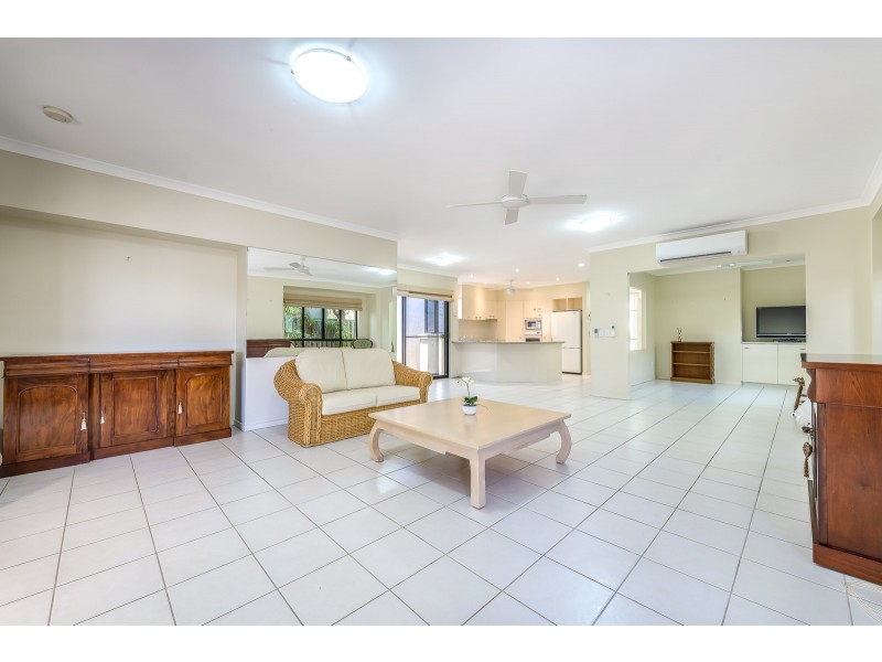80/76 Bayview Street, Runaway Bay QLD 4216