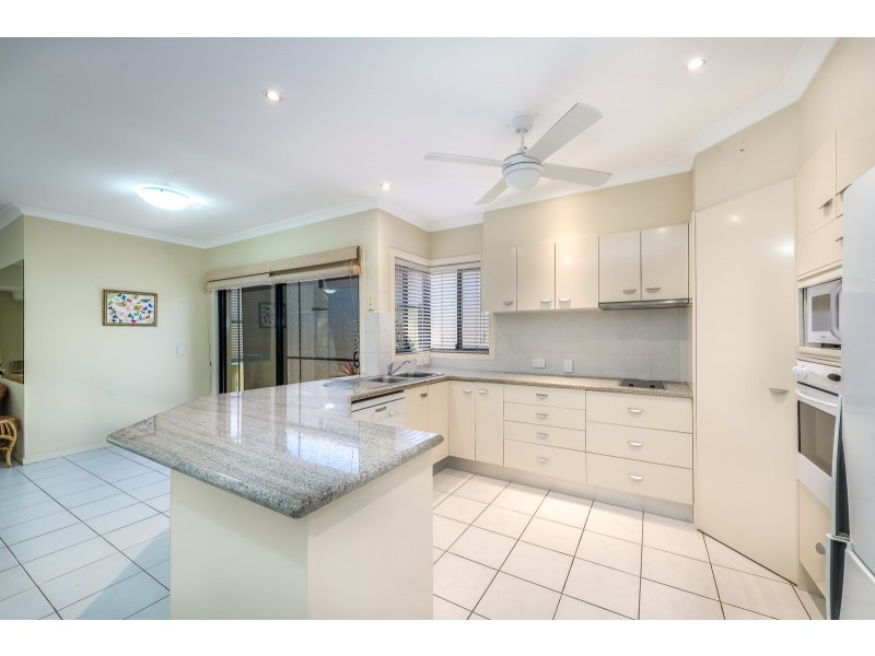 80/76 Bayview Street, Runaway Bay QLD 4216