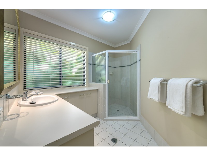 80/76 Bayview Street, Runaway Bay QLD 4216