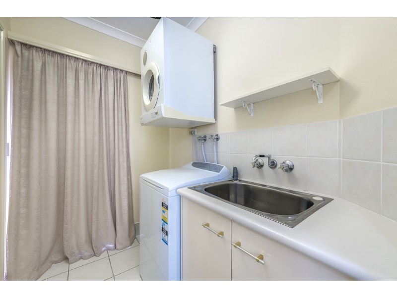 80/76 Bayview Street, Runaway Bay QLD 4216