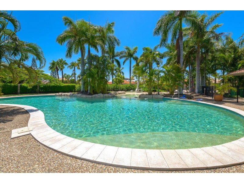 80/76 Bayview Street, Runaway Bay QLD 4216