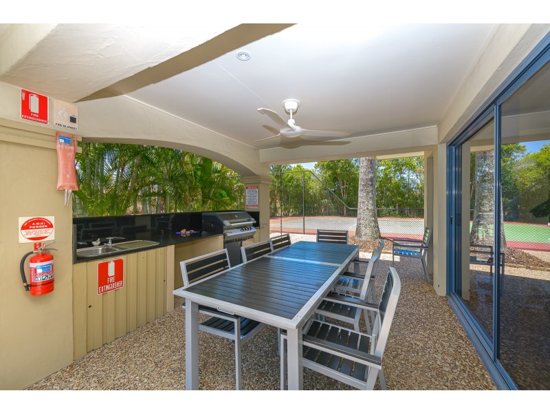 80/76 Bayview Street, Runaway Bay QLD 4216