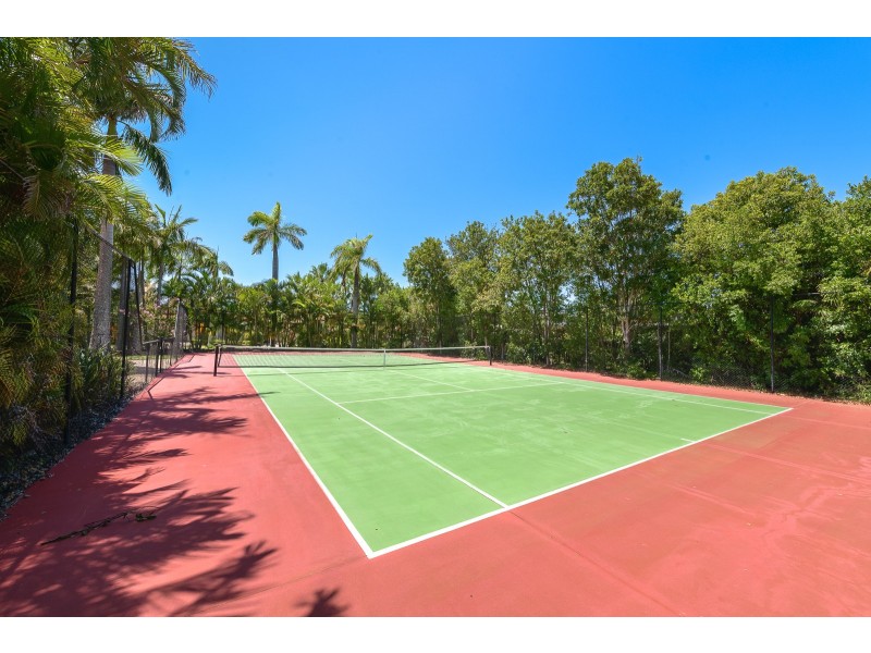 80/76 Bayview Street, Runaway Bay QLD 4216