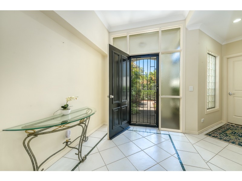 80/76 Bayview Street, Runaway Bay QLD 4216