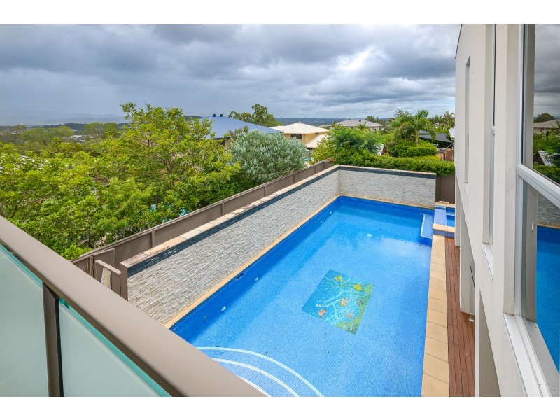 9 Zenith Crescent, Pacific Pines QLD 4211