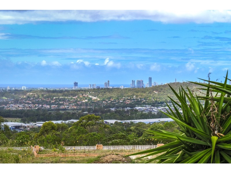 9 Zenith Crescent, Pacific Pines QLD 4211