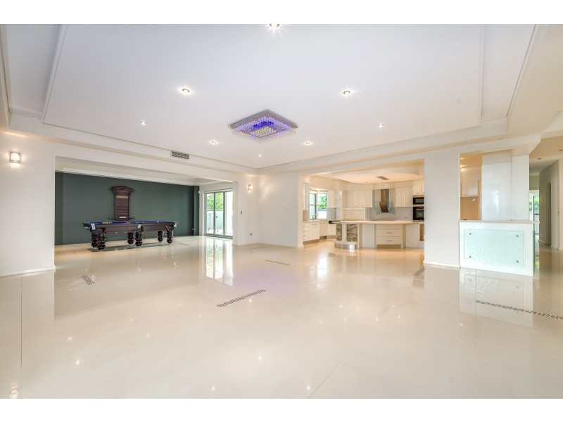 9 Zenith Crescent, Pacific Pines QLD 4211