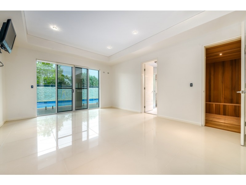 9 Zenith Crescent, Pacific Pines QLD 4211