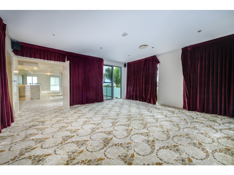 9 Zenith Crescent, Pacific Pines QLD 4211