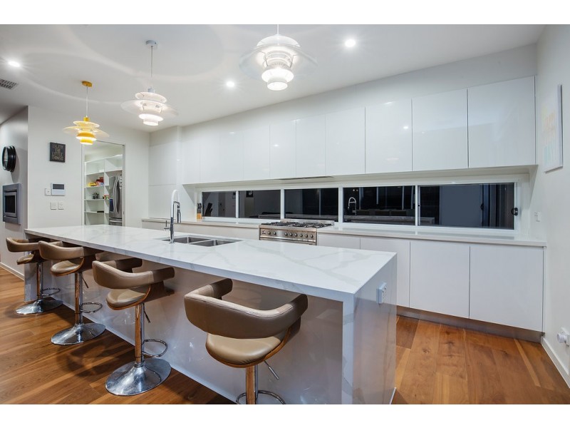 81 Magnetic Drive, Tamborine Mountain QLD 4272