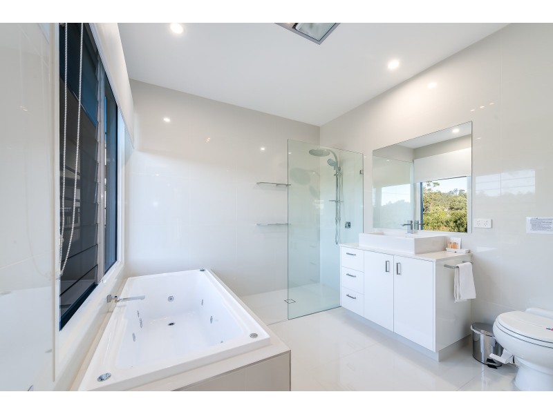 81 Magnetic Drive, Tamborine Mountain QLD 4272