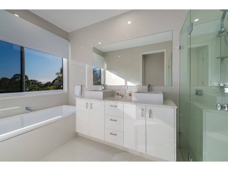 81 Magnetic Drive, Tamborine Mountain QLD 4272