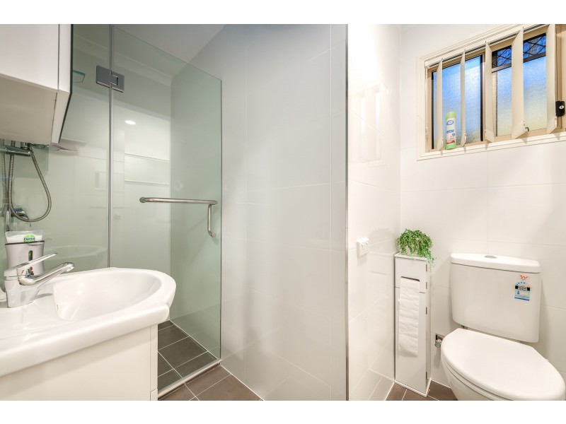 25 Angelo Avenue, Coombabah QLD 4216