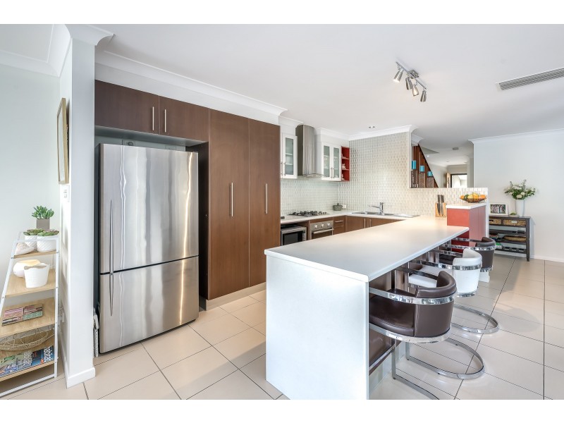 1/7 Sandy Court, Southport QLD 4215