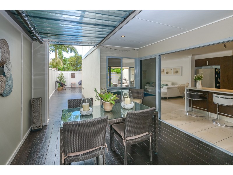 1/7 Sandy Court, Southport QLD 4215