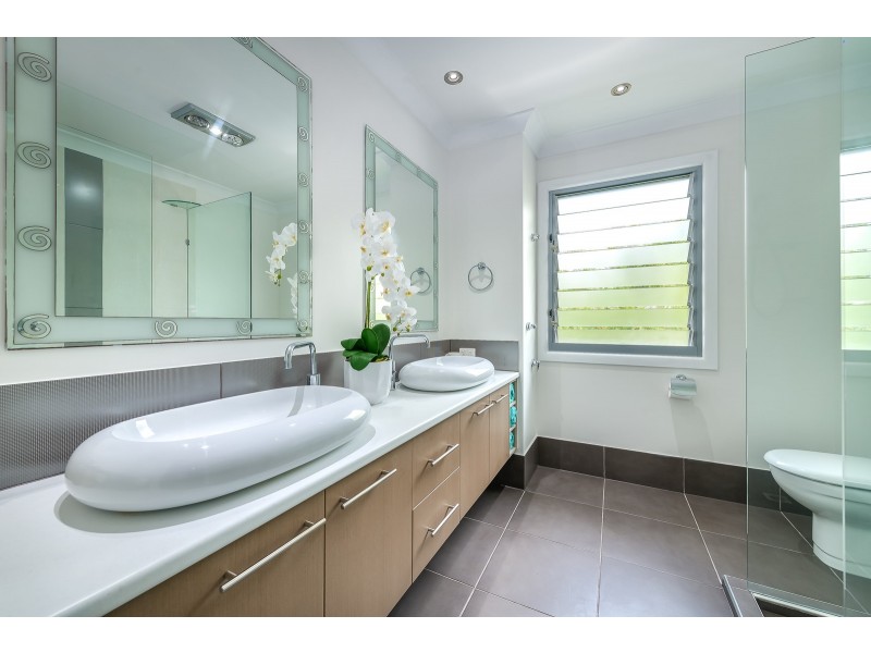 1/7 Sandy Court, Southport QLD 4215