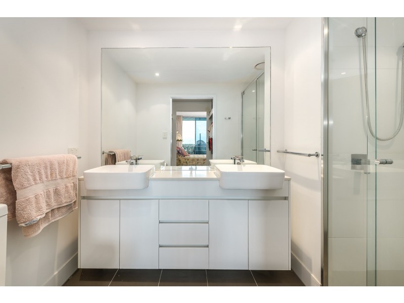 705/15 Compass Drive, Biggera Waters QLD 4216
