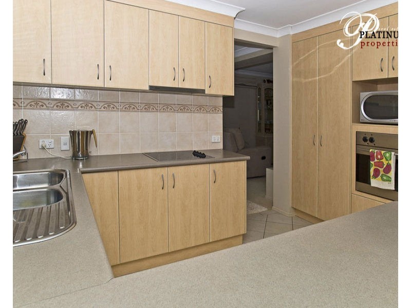 42 Gumleaf Drive, Molendinar QLD 4214