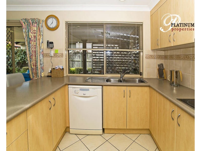 42 Gumleaf Drive, Molendinar QLD 4214