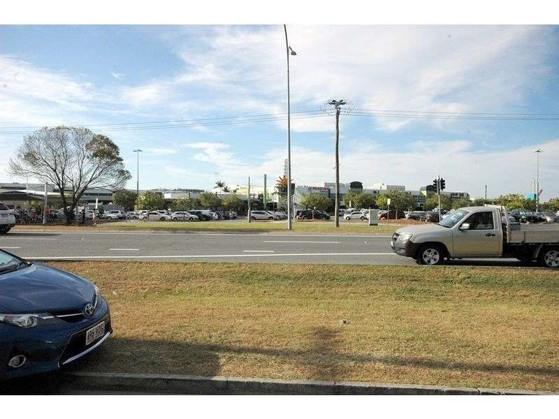 182 Brisbane Road, Arundel QLD 4214