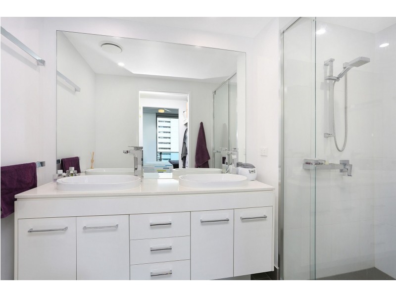 706/19 Imperial Parade, Labrador QLD 4215
