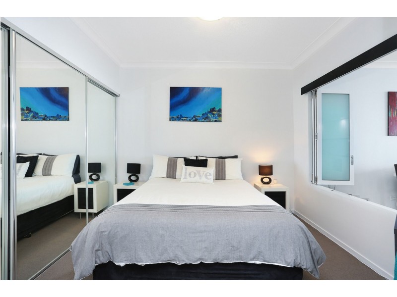 706/19 Imperial Parade, Labrador QLD 4215