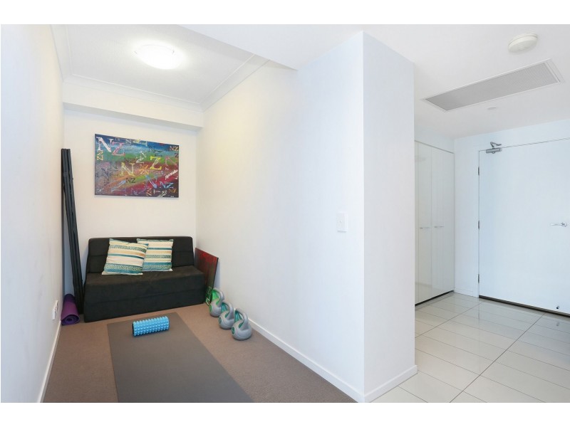 706/19 Imperial Parade, Labrador QLD 4215