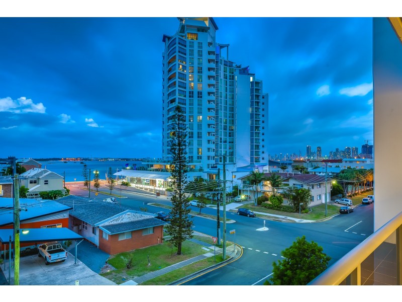 19 Imperial Parade, Labrador QLD 4215