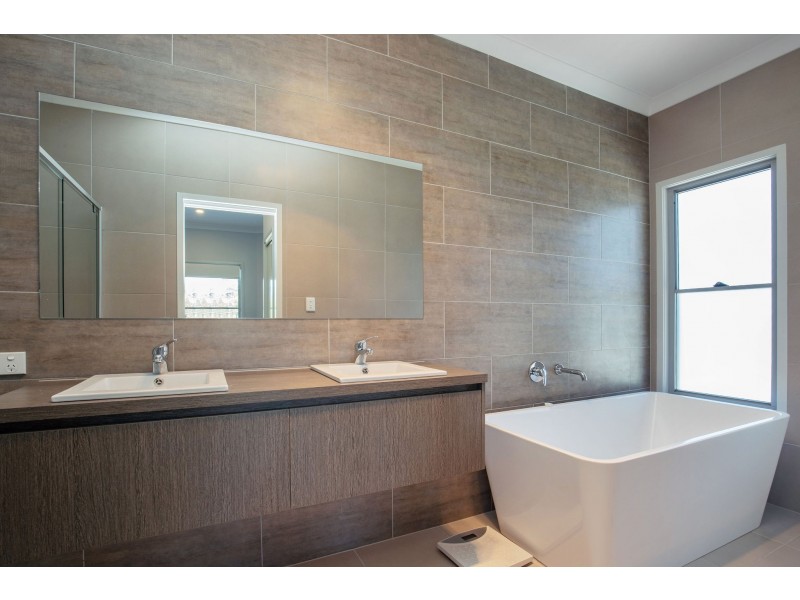 1/3 Michigan Drive, Oxenford QLD 4210