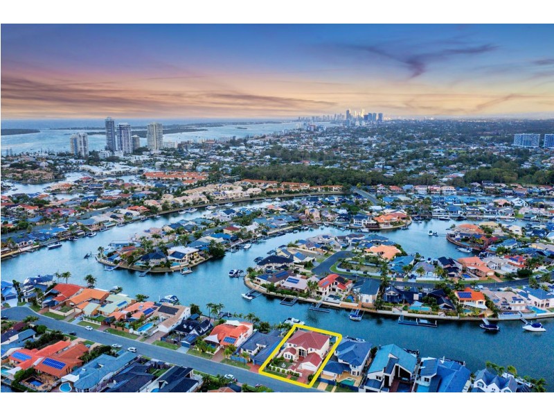 53 Cockleshell Court, Runaway Bay QLD 4216