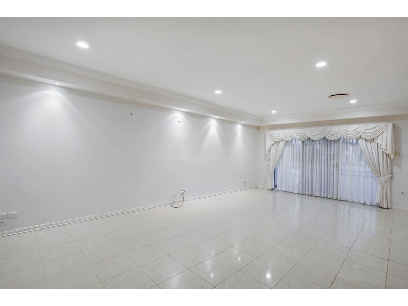 53 Cockleshell Court, Runaway Bay QLD 4216