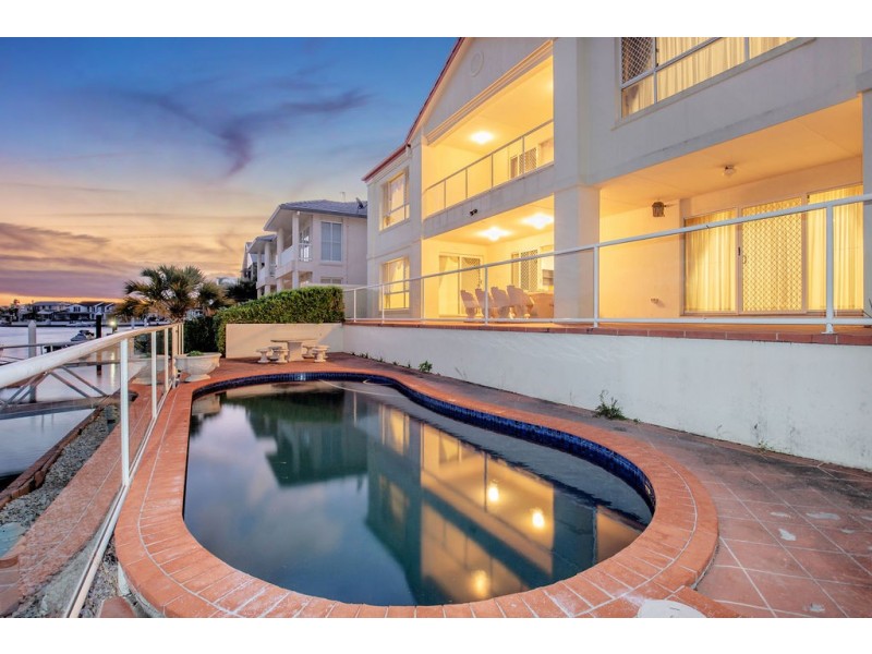 53 Cockleshell Court, Runaway Bay QLD 4216