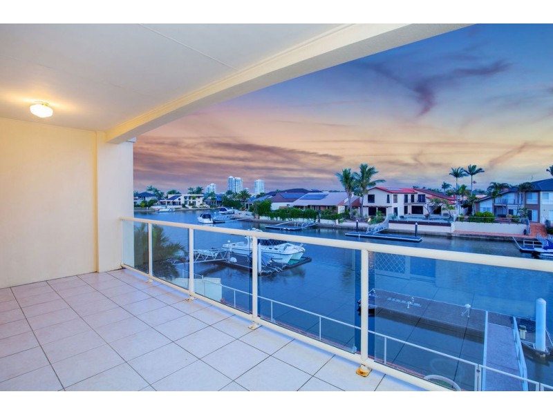 53 Cockleshell Court, Runaway Bay QLD 4216