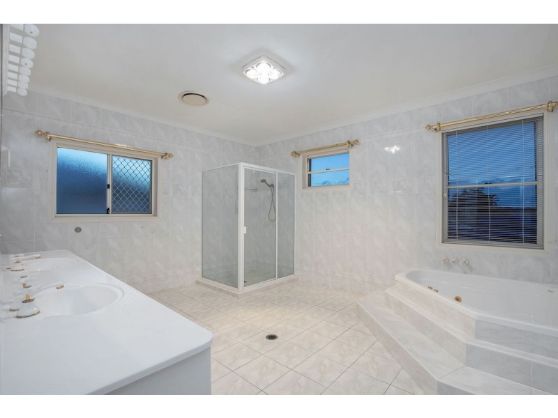 53 Cockleshell Court, Runaway Bay QLD 4216