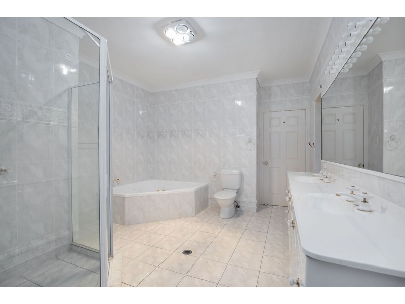 53 Cockleshell Court, Runaway Bay QLD 4216