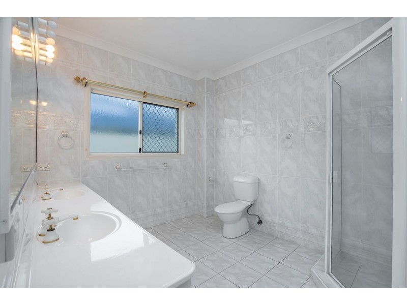 53 Cockleshell Court, Runaway Bay QLD 4216