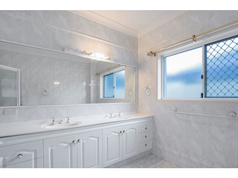 53 Cockleshell Court, Runaway Bay QLD 4216