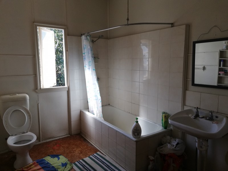 2 Robert Street, Forest Hill QLD 4342