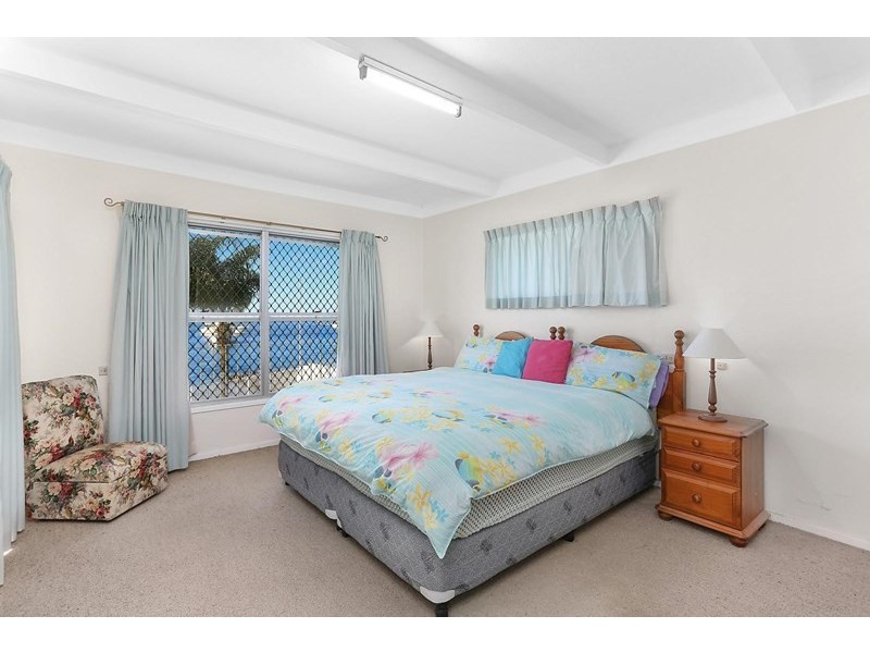 2 Paradise Parade, Paradise Point QLD 4216
