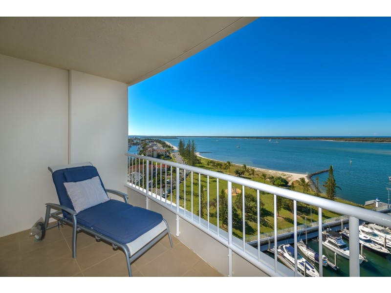 24/19 Oatland Esplanade, Runaway Bay QLD 4216 Platinum Properties